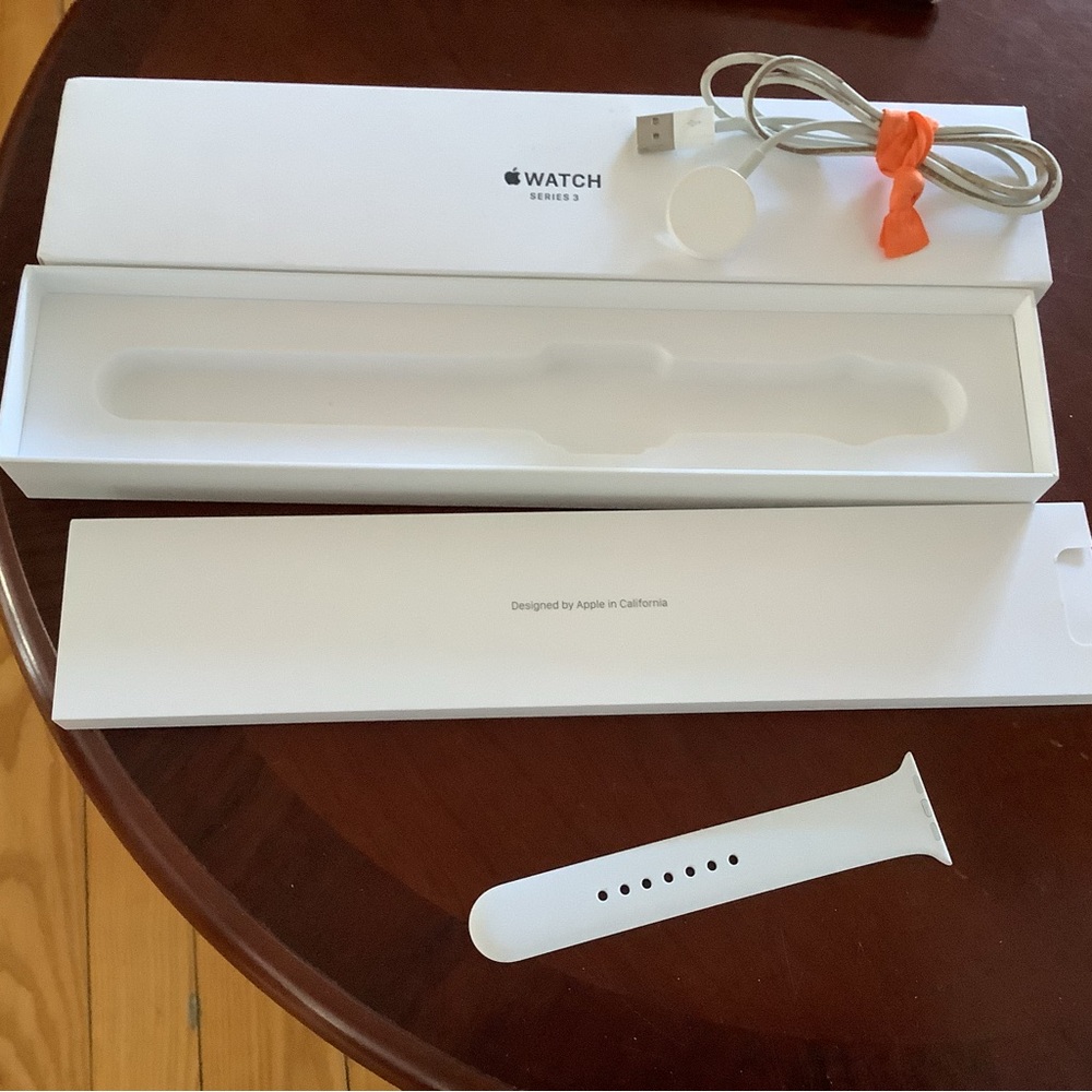 Apple Watch Series 3 BOX and CHARGER with ONE part of White Band